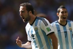 Gol Perdana Higuain Bawa Argentina Unggul Sementara