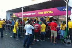 Serunya Berburu Suvenir Piala Dunia
