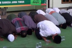Perayaan Kemenangan Pendukung Prabowo dan Jokowi di Surabaya