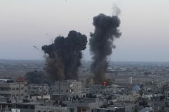 Rakyat Gaza Dibombardir...