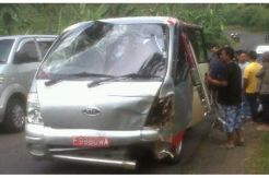 Ambulans Seruduk Tebing, 1 Tewas, 4 Luka