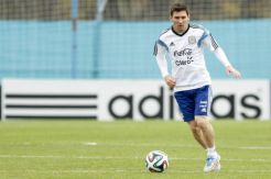 Messi Diminta Lebih Bersinergi