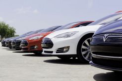 Mobil Baru Tesla Bernama Model III