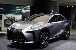 Lexus Pertimbangkan...