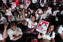 Pro Jokowi Dilarang Pakai Kemeja Kotak-Kotak