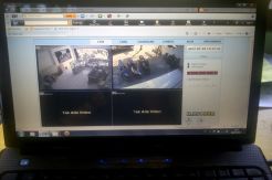 Aksi Perampok Bertopeng Terekam CCTV