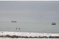 Wisatawan Dilarang Berenang di Pantai Garut