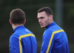 Wenger: Vermaelen Bisa Saja Pergi