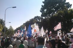 Dari MK, Pendukung Prabowo Long March ke DPR