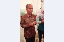 Lasro: Jabatan Itu Enggak Harus Dikekepi
