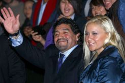 Istri Digoda, Maradona Tampar Wartawan