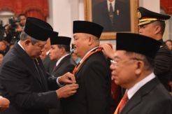 Alex Noerdin Raih Bintang Mahaputera Utama