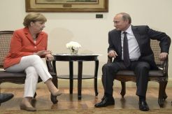 Bahas Ukraina, Putin-Merkel Lakukan Pembicaraan Telepon