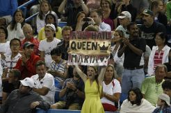 Sharapova Sukses Lewati...