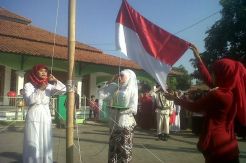 Pernikahan Unik, Upacara Bendera Sebelum Akad Nikah