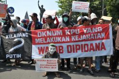 Warga Solo Demo Tolak Hasil Pilpres 2014