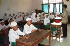 Kemenag Nyatakan Dana BOS dan Sertifikasi Guru Belum Bisa Dicairkan