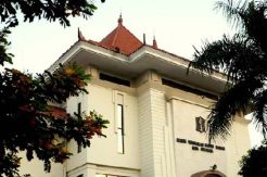 Tidak Ada Mobil Dinas Baru untuk DPRD Surabaya