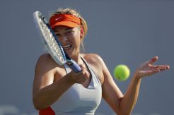 Sharapova Nyaris Tergelincir