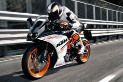 India Negara Pertama yang Jajal KTM RC390 dan RC200