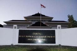 Atut Divonis, 2 Menantunya Dilantik jadi Anggota DPRD Banten