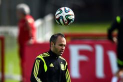 Iniesta Terlempar dari Skuat Spanyol