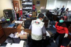 KPK Geledah Rumah Mantan...