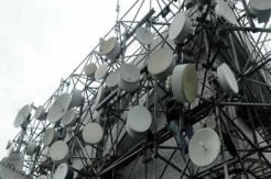 Indosat Minta Penataan Spektrum Frekuensi 800 Mhz Ditunda