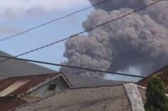 Pascaletusan Gunung Lokon, Asap Hitam Tebal Masih Tampak