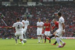 Rooney Samai Rekor Gol Thierry Henry di Liga Inggris