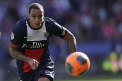 Van Der Wiel Datang ke Amsterdam dengan Keanehan