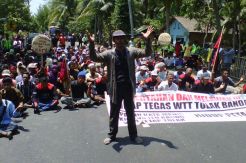 Tolak Bandara Kulon Progo, Warga Blokir Jalan