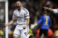 Senangnya Benzema Cetak...