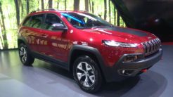 All New Jeep Cherokee Trailhawk Goda Pengunjung IIMS