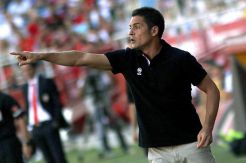 Sociedad Ditekuk 10 Pemain Almeria
