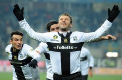 Cassano Bikin Si Keledai Terbang Terjungkal