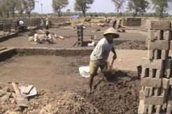 Musim Kemarau, Petani Jadi Pengrajin Batu Bata