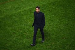 Simeone Kembali, Tiago Semringah