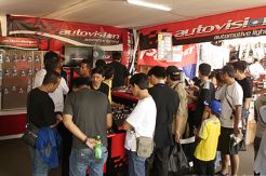 Jelang Penutupan IIMS,...