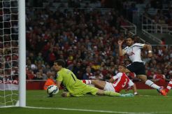 Main Kandang, Arsenal Gagal Petik Tiga Angka