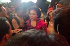 Titiek Soeharto Tampil Cantik dengan Kebaya Bu Tien