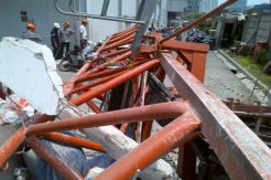 Crane Tower Jatuh, 2 Karyawan Proyek Luka Parah