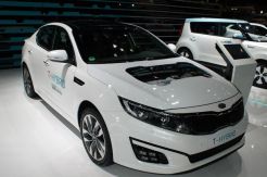 Kia Optima T-Hybrid Concept Gunakan Baterai Timbal