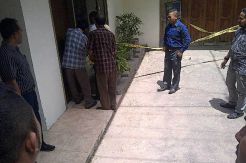 Polisi Pamekasan Segel Rumah Dinas Tiga Perwira