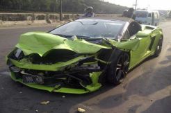 Kronologis Tabrakan Lamborghini Hotman Paris dengan Mobil Boks