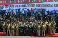 Aksi Para Gubernur dalam Kegiatan Pembaretan TNI