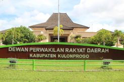 KMP Sapu Bersih Alat Kelengkapan DPRD Kulon Progo