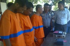 Komplotan Pecah Kaca...
