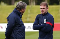 Lawan Dua Tim Kurcaci, Hodgson Tuntut 13 Gol