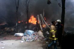 Kebakaran Gudang Rongsokan di Purwakarta Berhasil Dipadamkan
